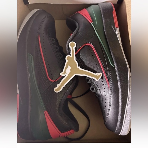 Nike Air Jordan 2 Retro Low Size 7 Youth 8.5 Women Black with Red and‎ Green